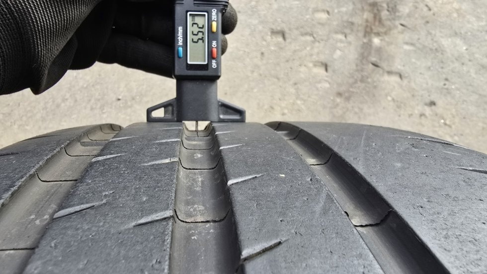 Letní pneu 245/35/20 Michelin - 4