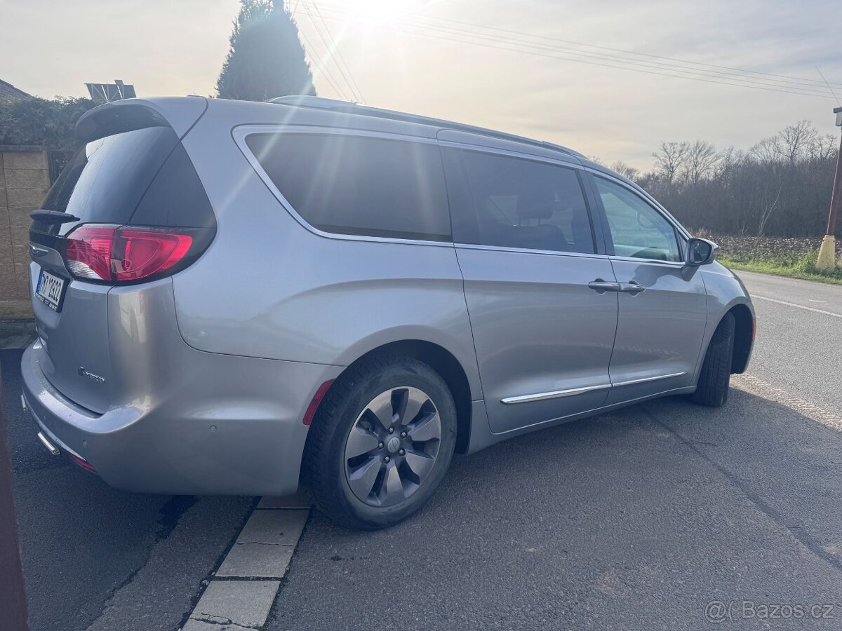 Chrysler Pacifica 3,6 Hybrid Radar Limited DVD 2019 - 4