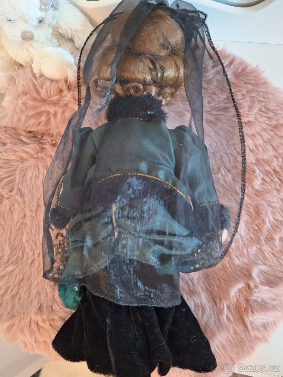 Porcelánová panenka 30 cm - 4