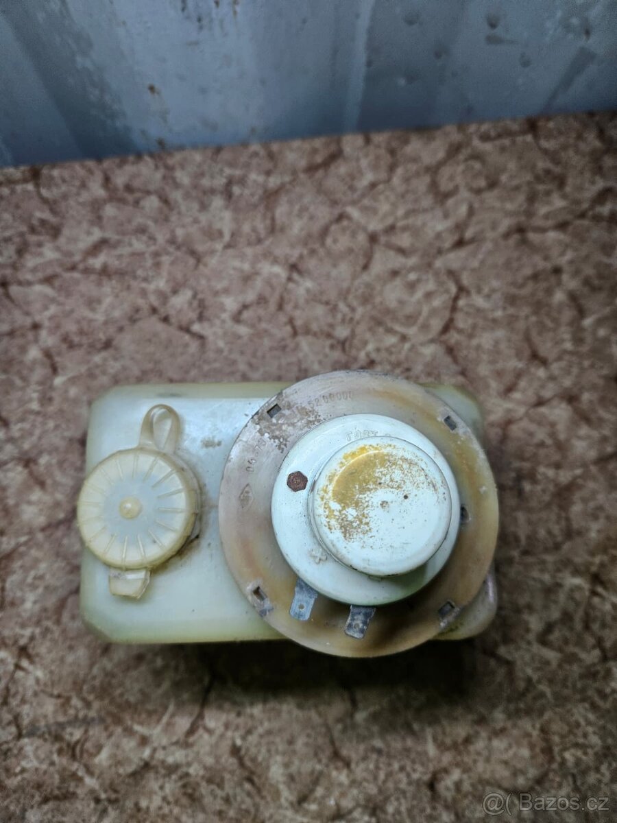 Nádobka ostřikovače Vaz 2101 - 4