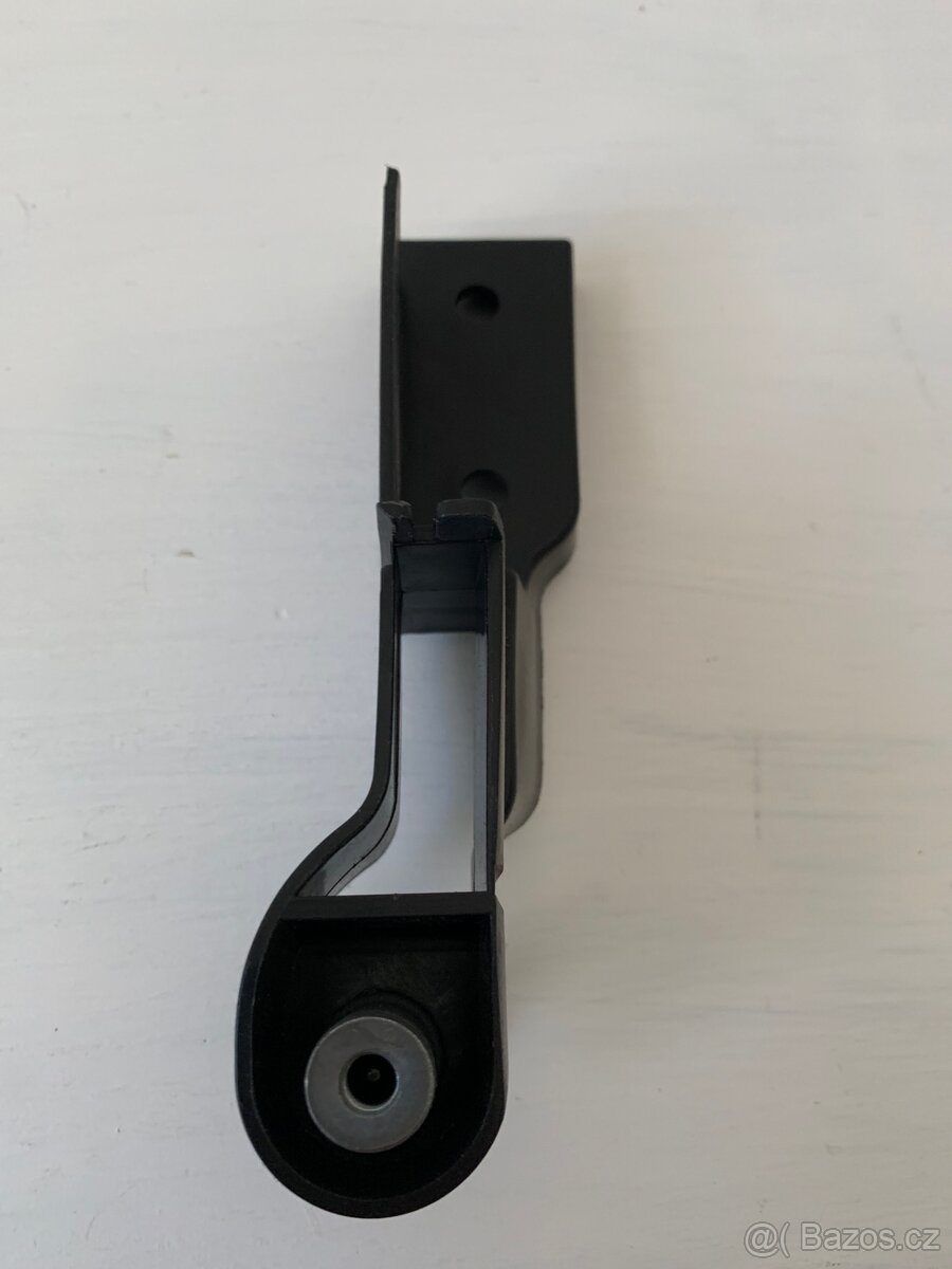 Držák nárazníku Audi A6 C6 4F0 807 772 - 4