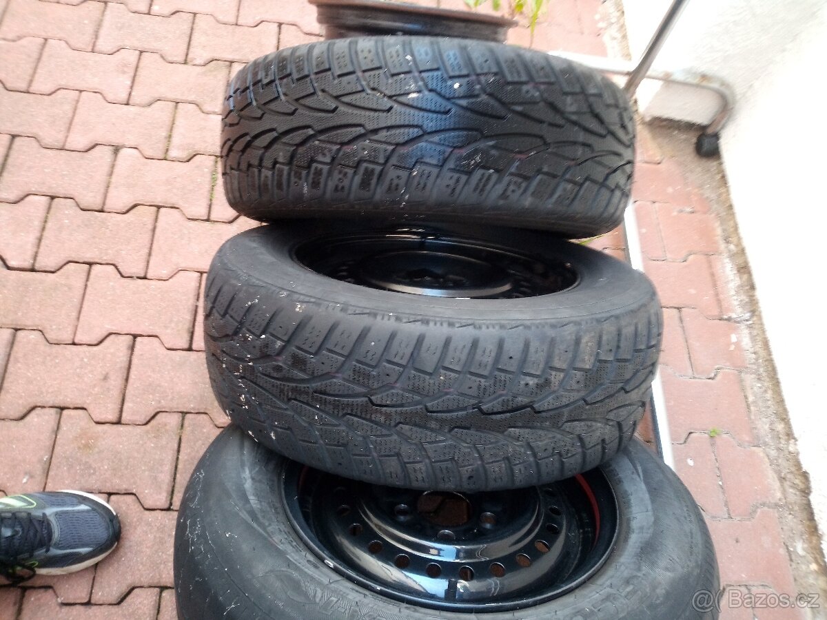 PNEU 215/65/R15 - 4