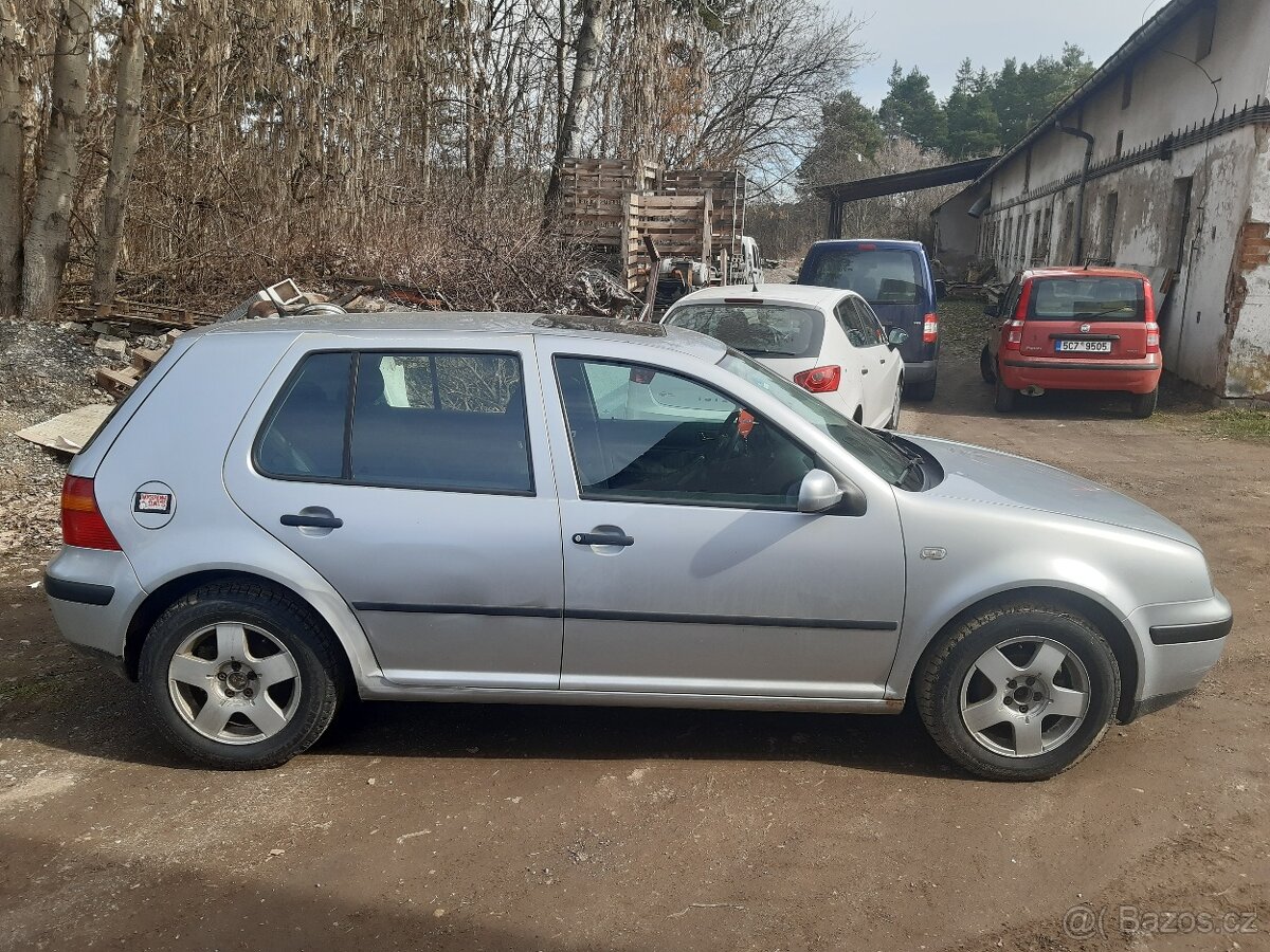 Volkswagen Golf 4 automat - 4