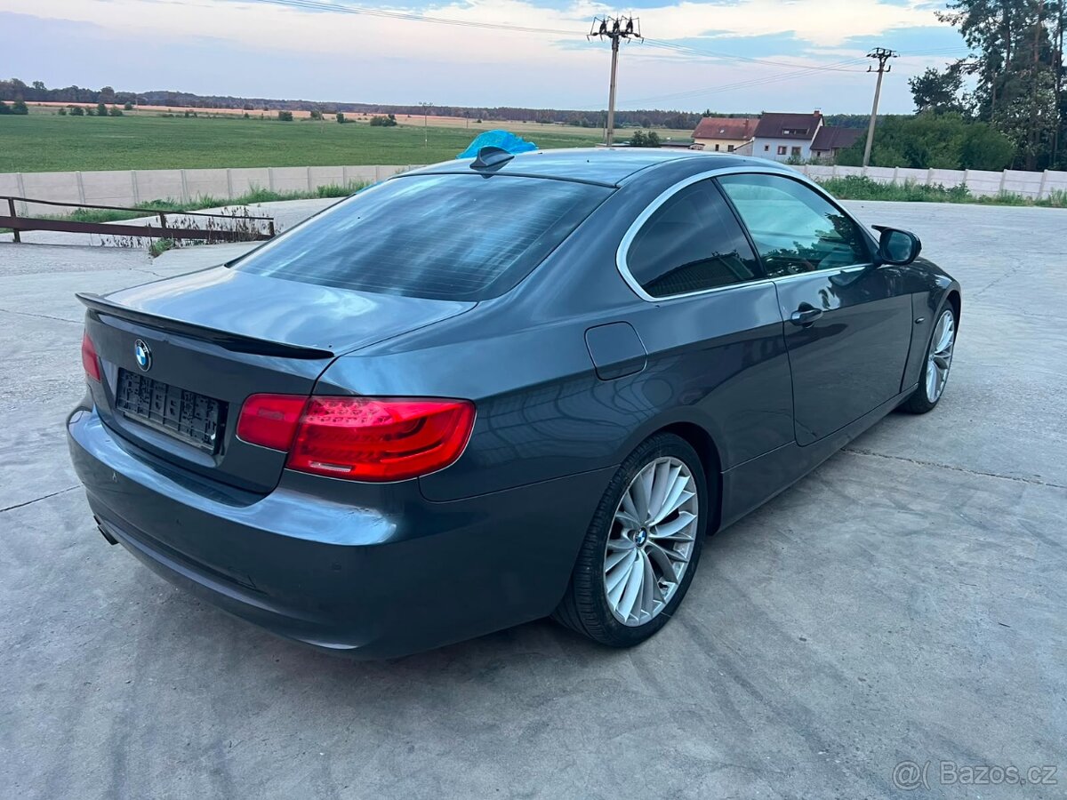 BMW e92 lci 325d 150kw EDITION manuál navi - 4