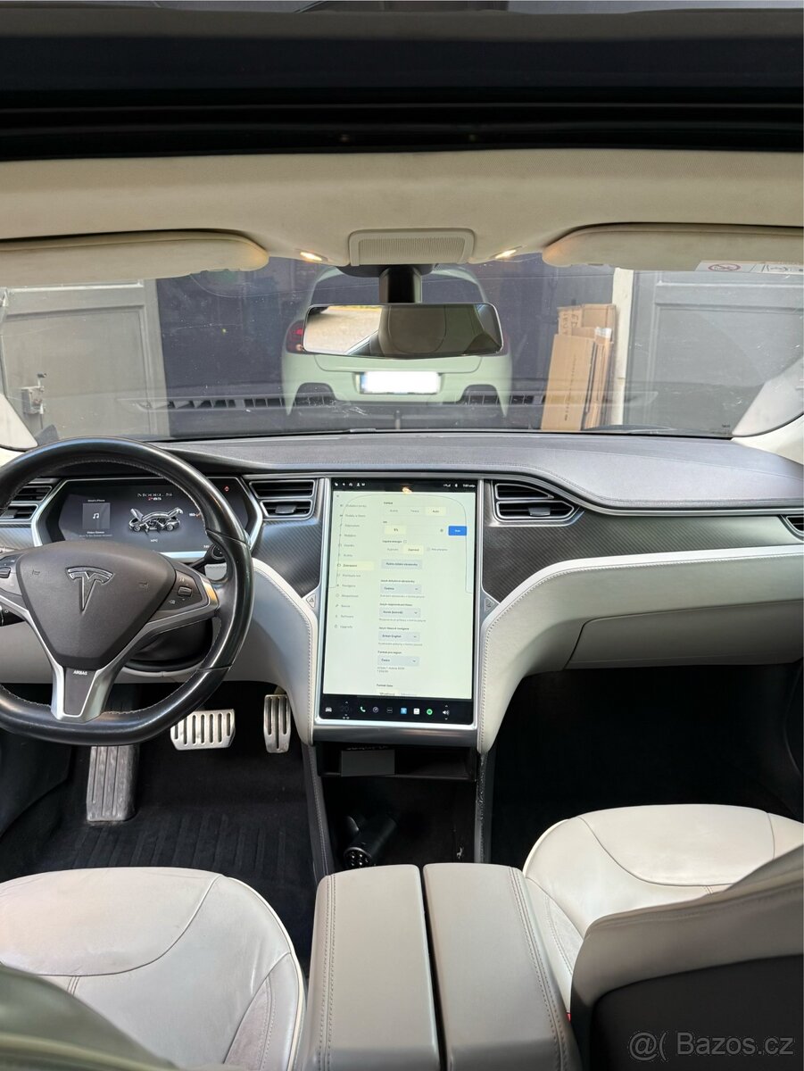Tesla model S P85 - ZDARMA nabíjení SC01 - 4