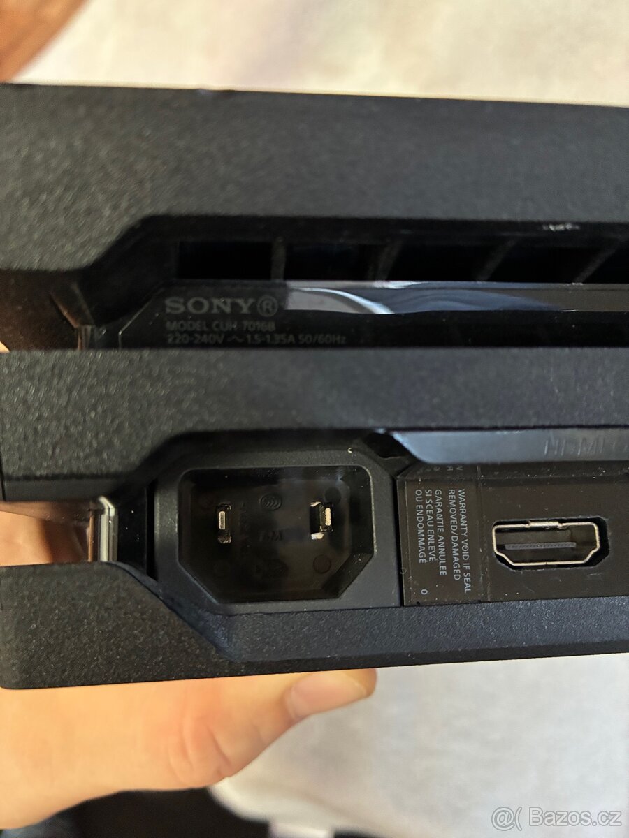 PS4 Pro 1tb - 4