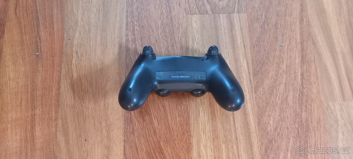 Prodám ovladač pro playstation 4 - 4