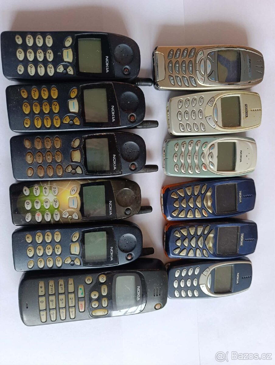 Hodně starých telefonů - 4