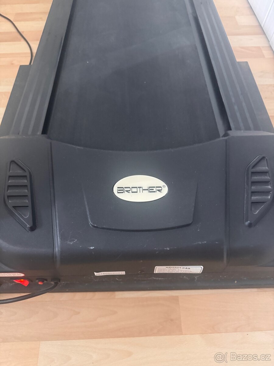 Běhací pás Brother GB4000 - 4