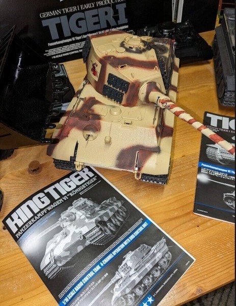 modelářství 3 tanky Tamiya + kolový nakladač Amewi, použité - 4