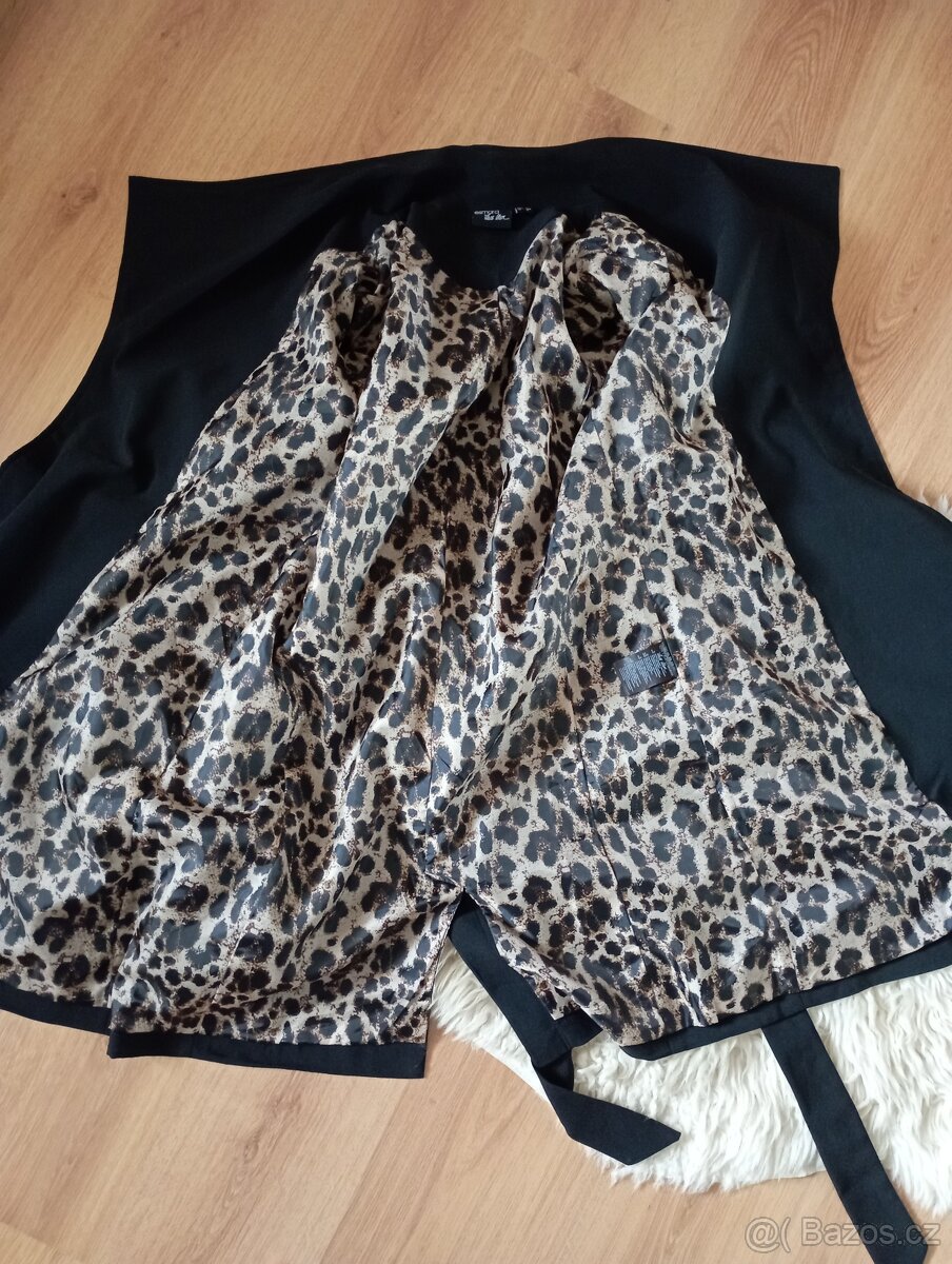 Jarní/ podzimní černý zavinovací kabátek - 4