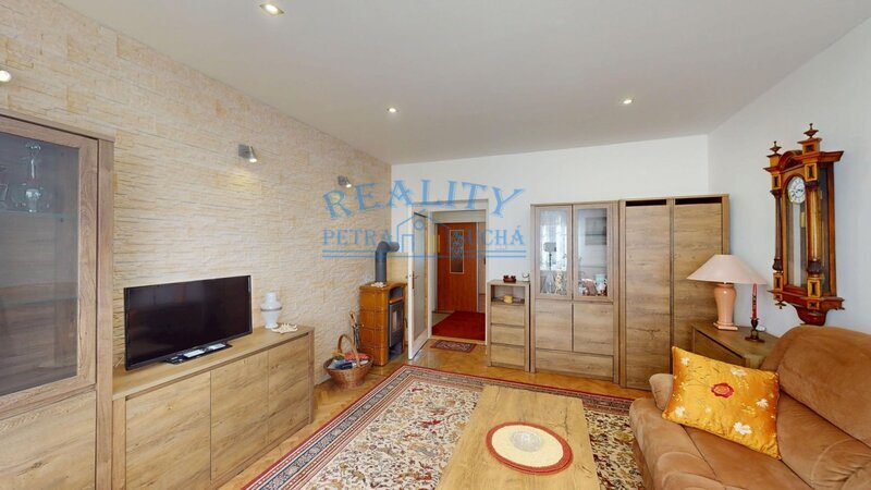 Prodej rodinného domu 212 m2, pozemek 122 m2, Libušina, Roud - 4