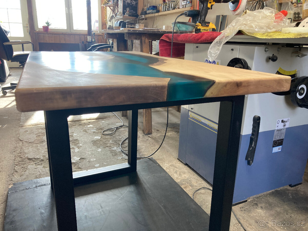 Stůl z masivu a epoxidu - 4