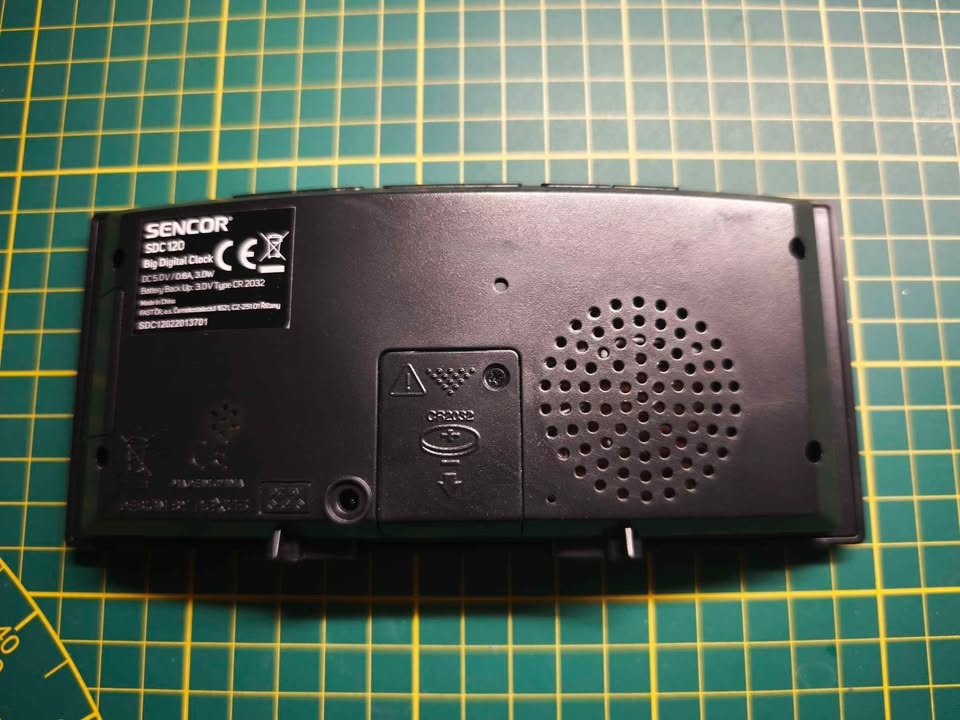 Digitální hodiny/budík Sencor - 4