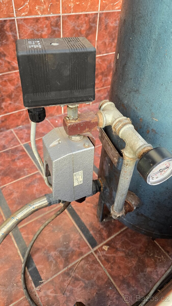 Čerpadlo, motor, nádrž - funkční - 4