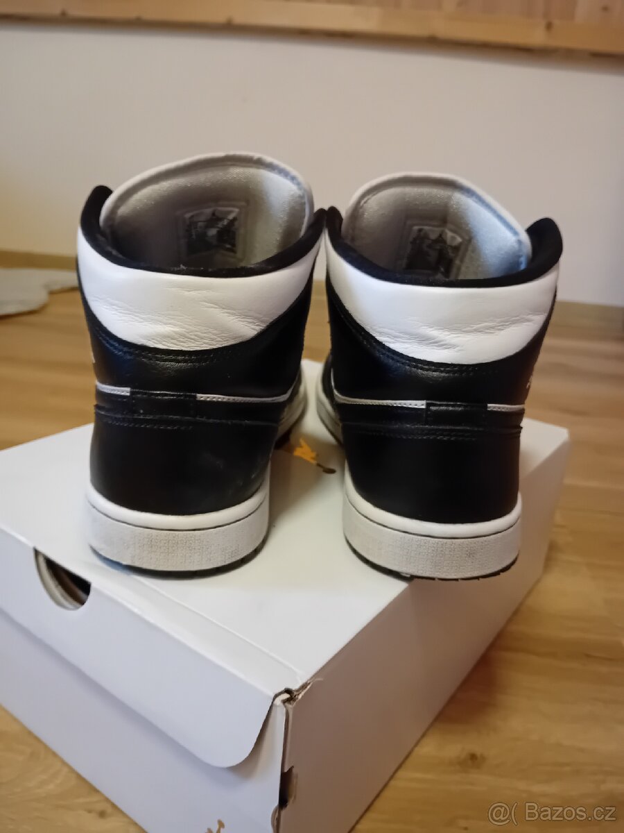 Jordan 1 mid panda - 4