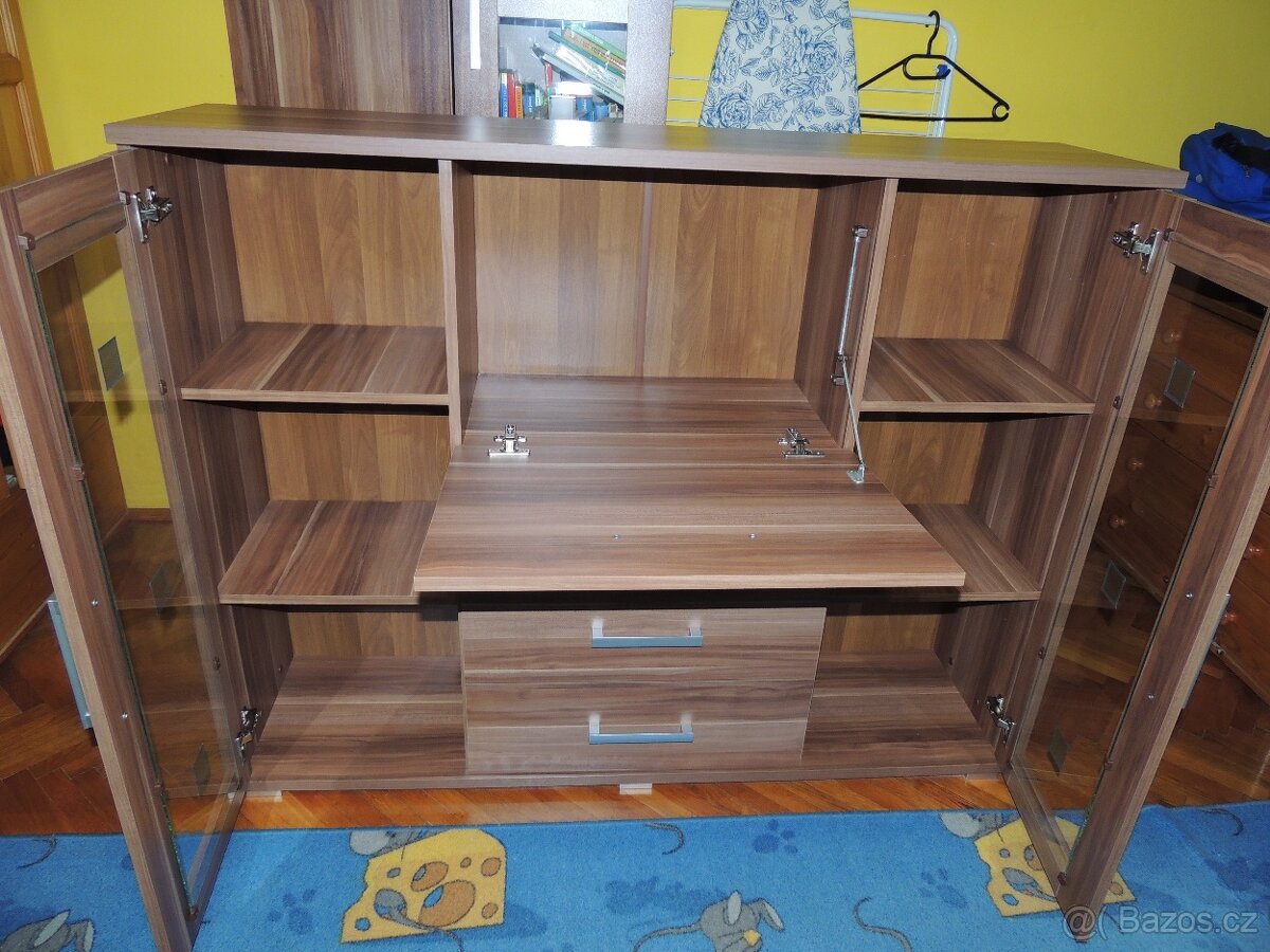 Prodám komplet nábytku - 4