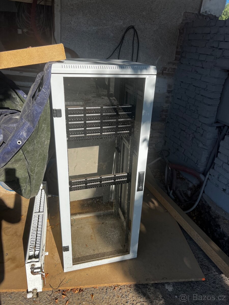 Datový rozvaděč / 19" rack + patch panely zdarma - 4