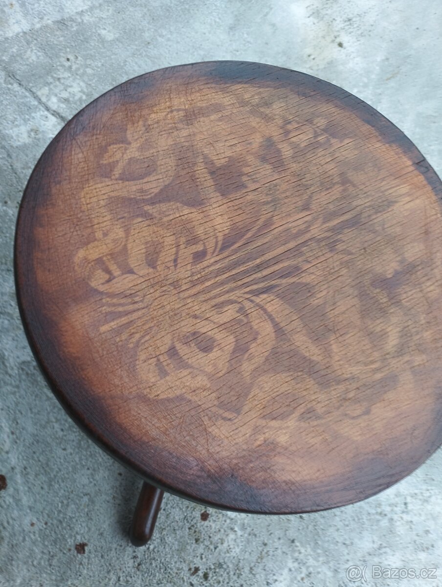 otočná klavírová THONET - 4