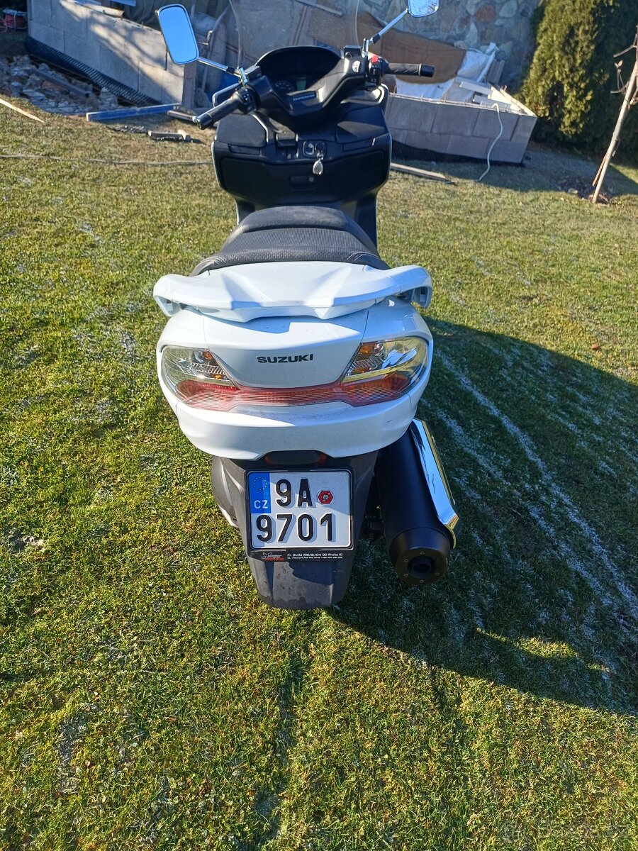 Suzuki Burgman 400-r.v.2016 - 4