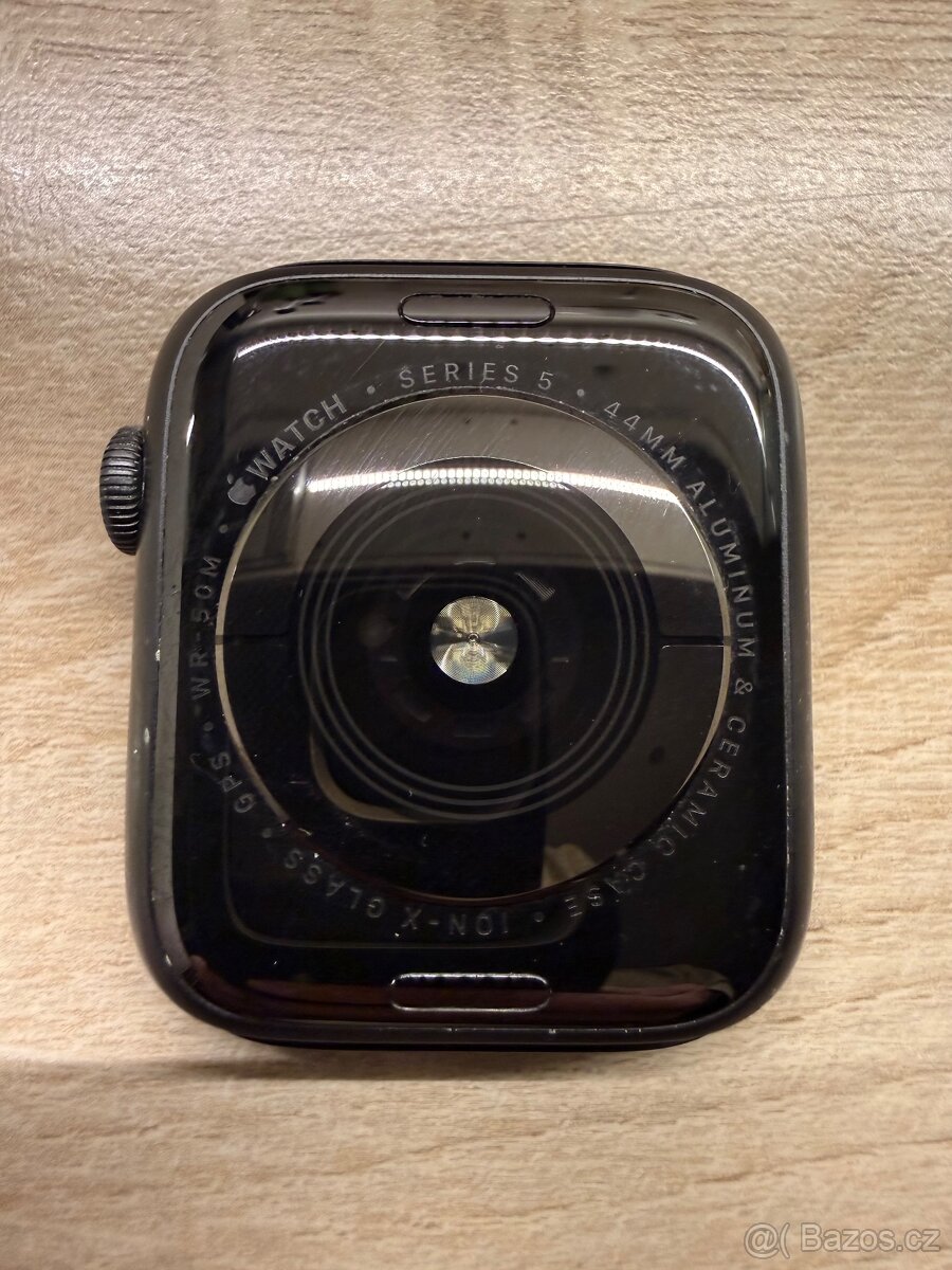 Apple Watch Series 5 44mm Space Gray - 4