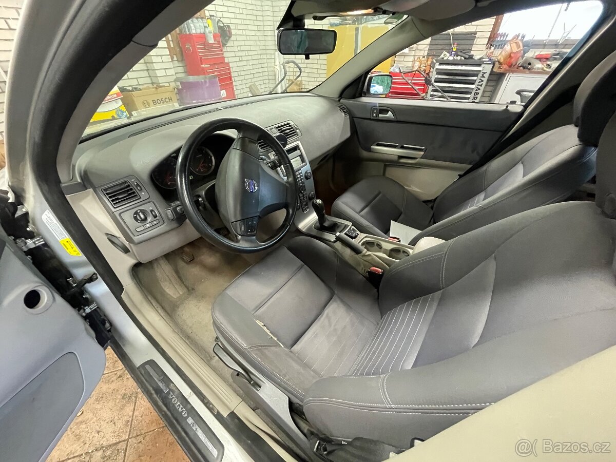 Volvo v50 2.0 tdi 100 kW nova spojka - 4