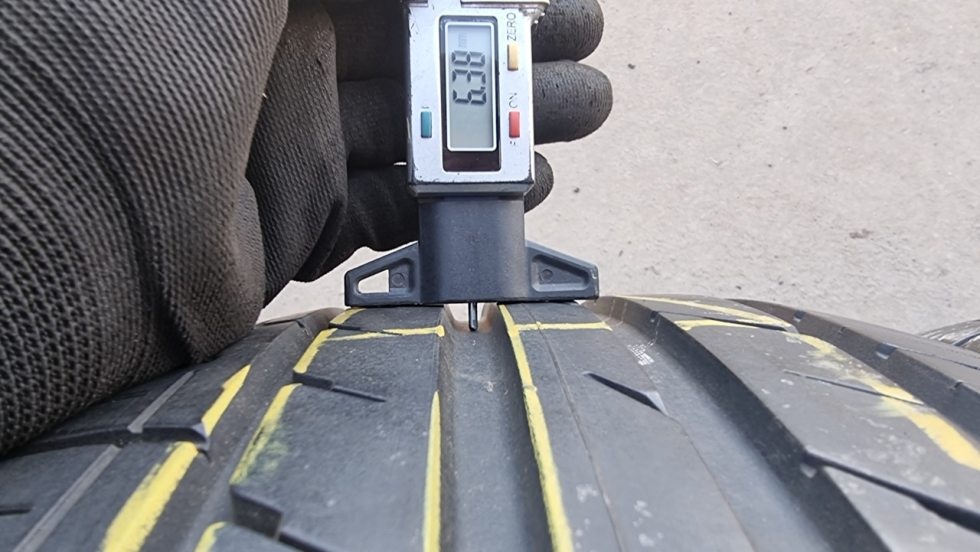 Letní pneu 225/55/16 Falken - 4