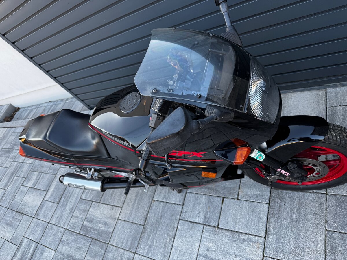 Kawasaki GPX500R - 4