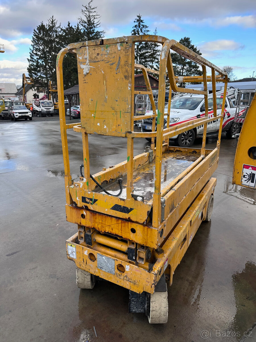 Nůžková plošina Haulotte Compact 8 - 4