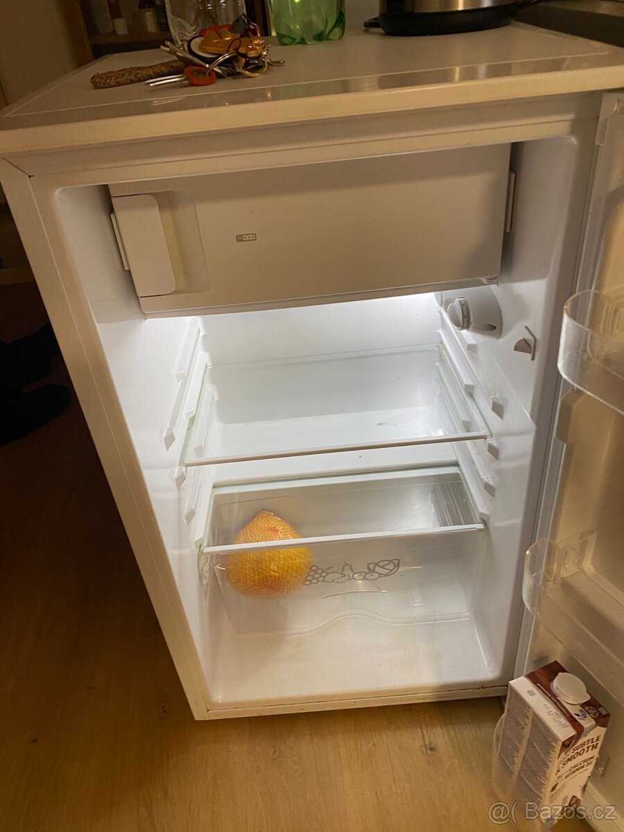 Postel, válendy a lednice - 4