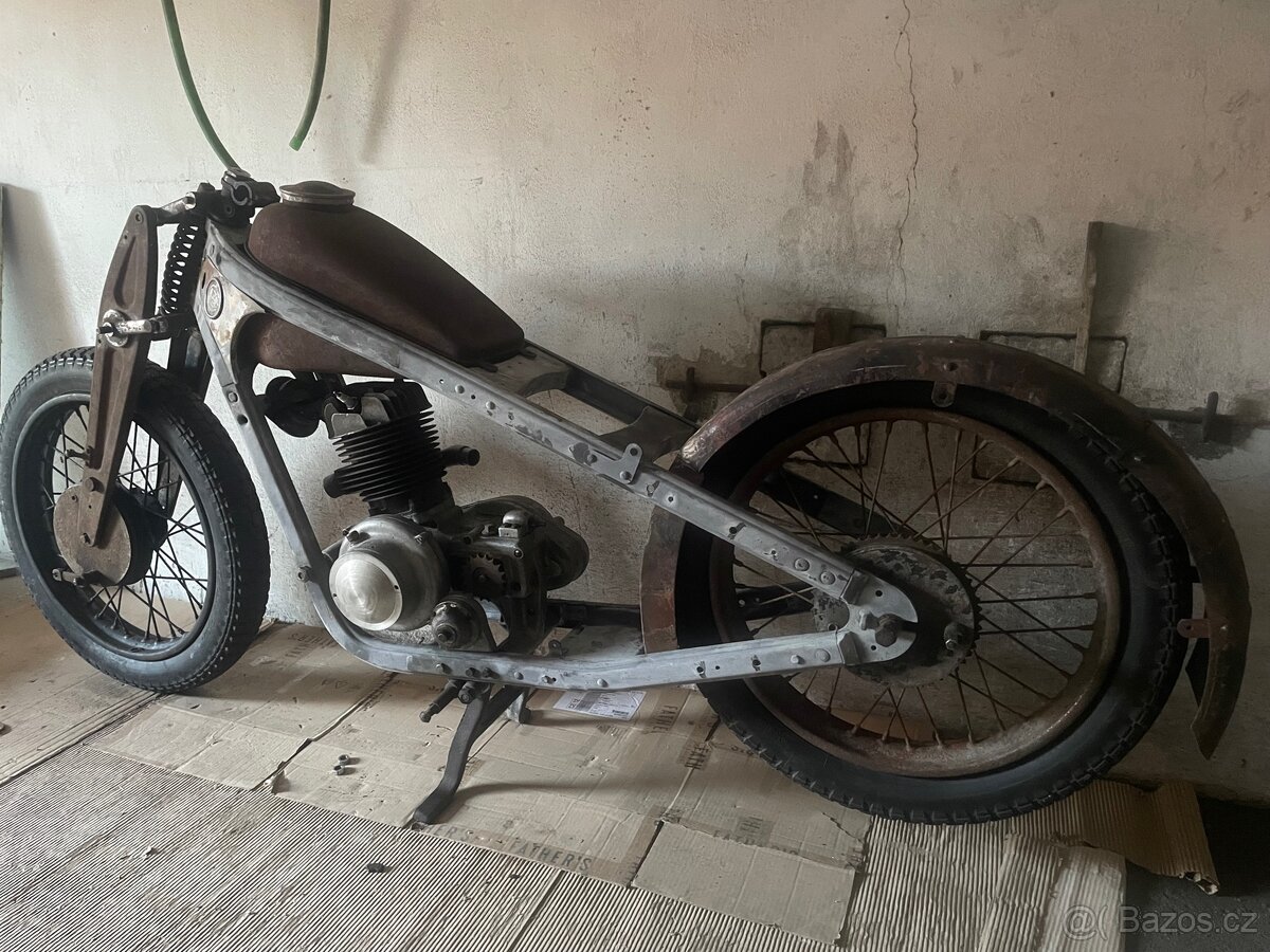 ČZ 250 Tourist - 4