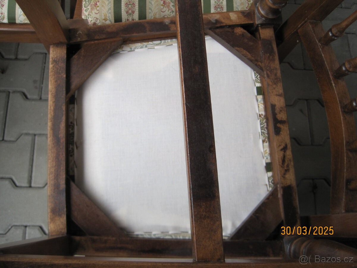 Italský jídelní stůl se 6 židlemi - 4