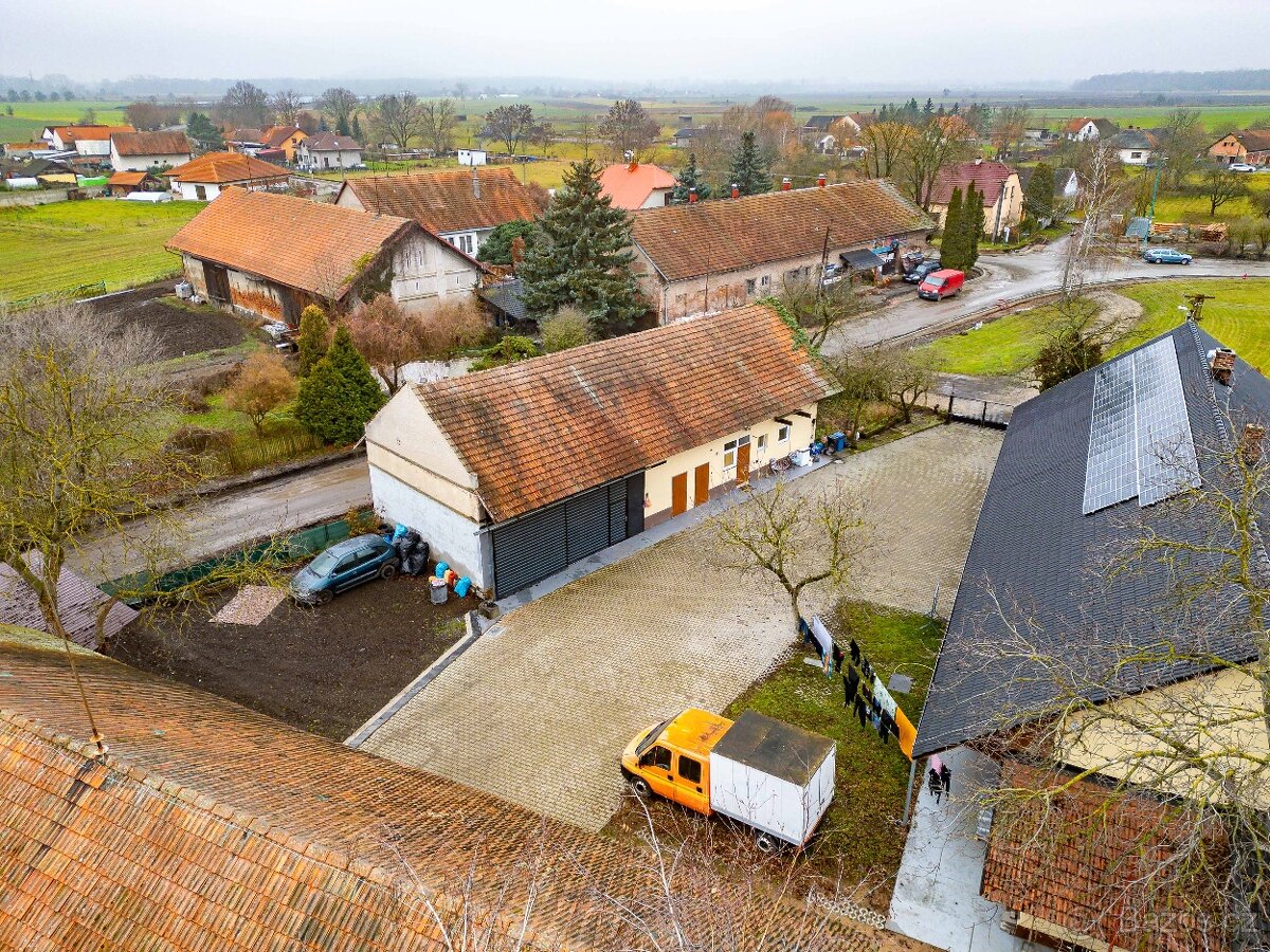 Rozsáhlá usedlost 4510 m² – Bohumileč - 4