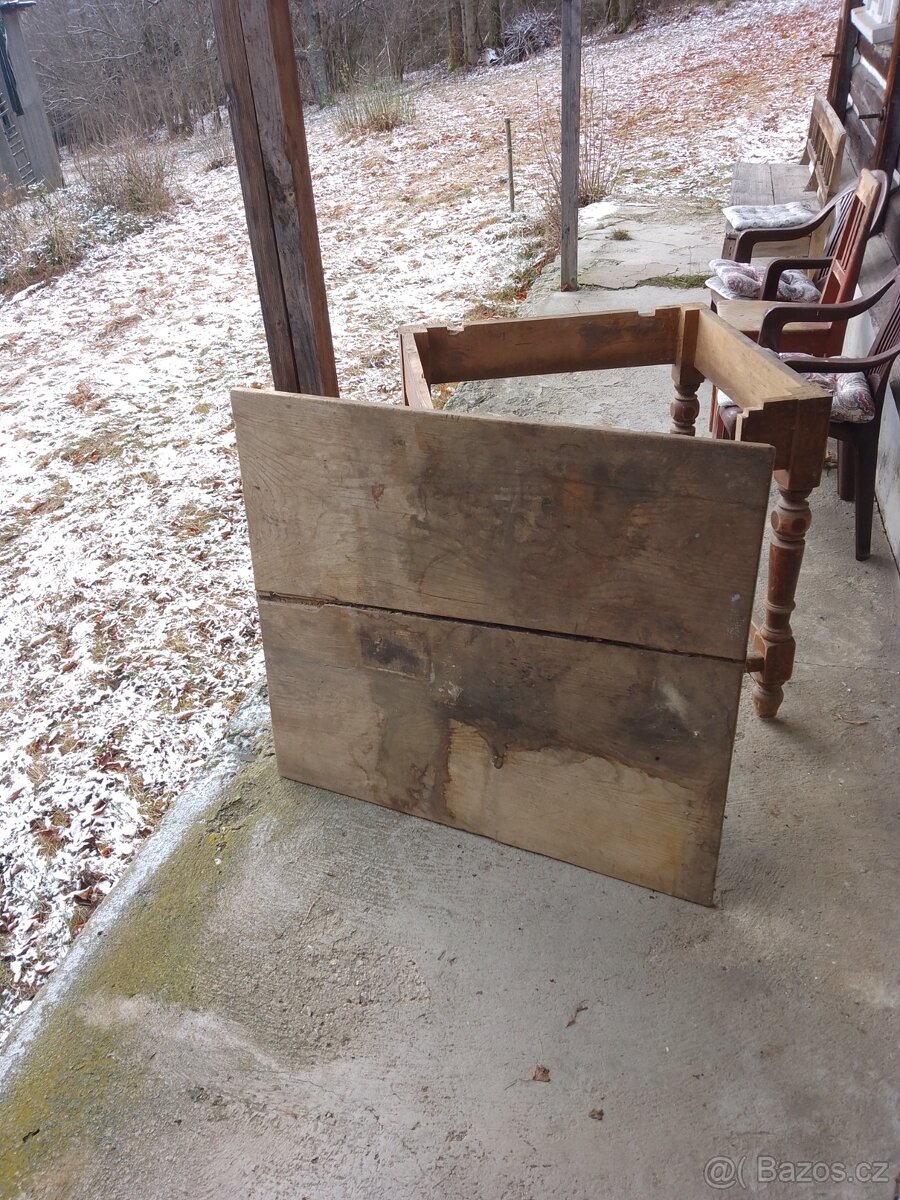 Starý dřevěný stůl - 4