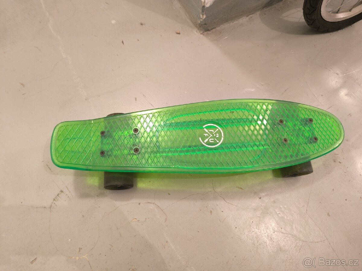 Penny board, odrážedlo a helma na kolo - 4