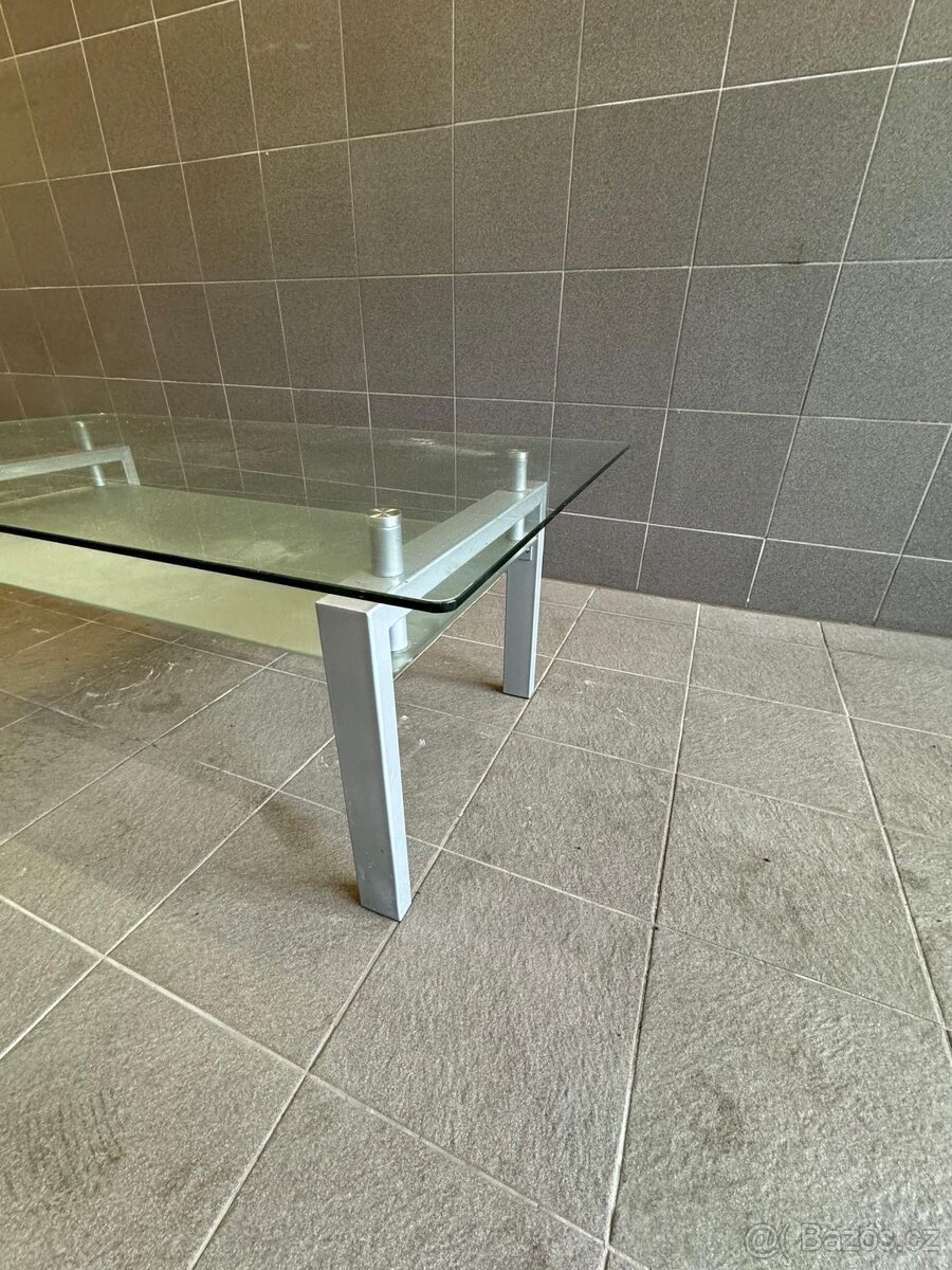 Konferenční stolek - 4