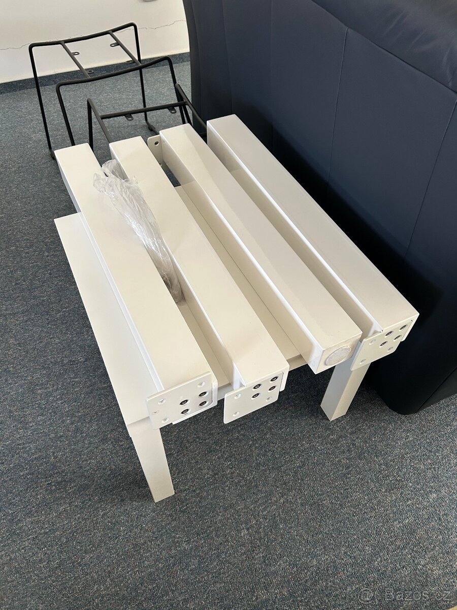 Bílý lesklý jídelní stůl + 6 židlí - 4