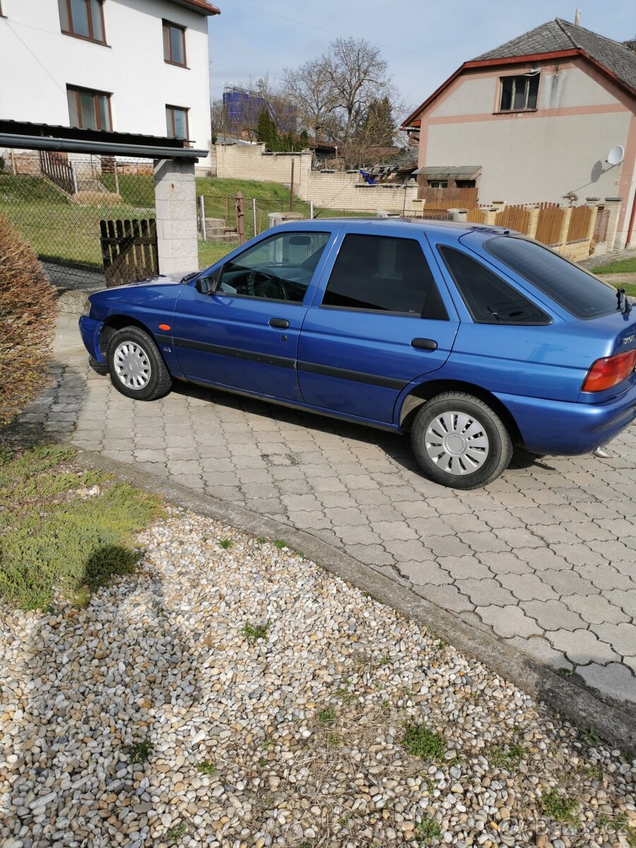 Ford Escort - 4
