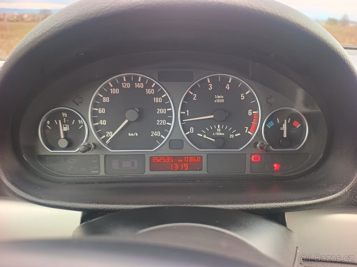 BMW 3 E46 325i - 4