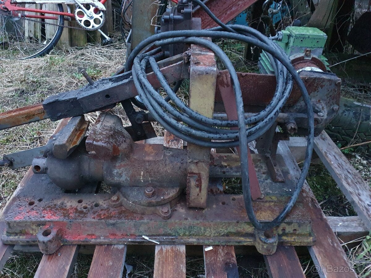 STROJNÍ PILA NA KOV - 4