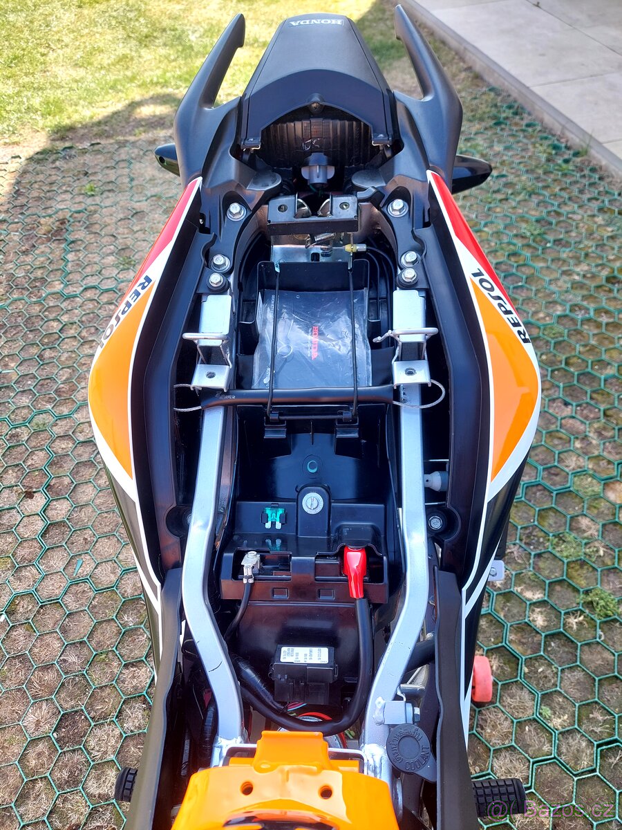 Honda cbr 125 repsol - 4