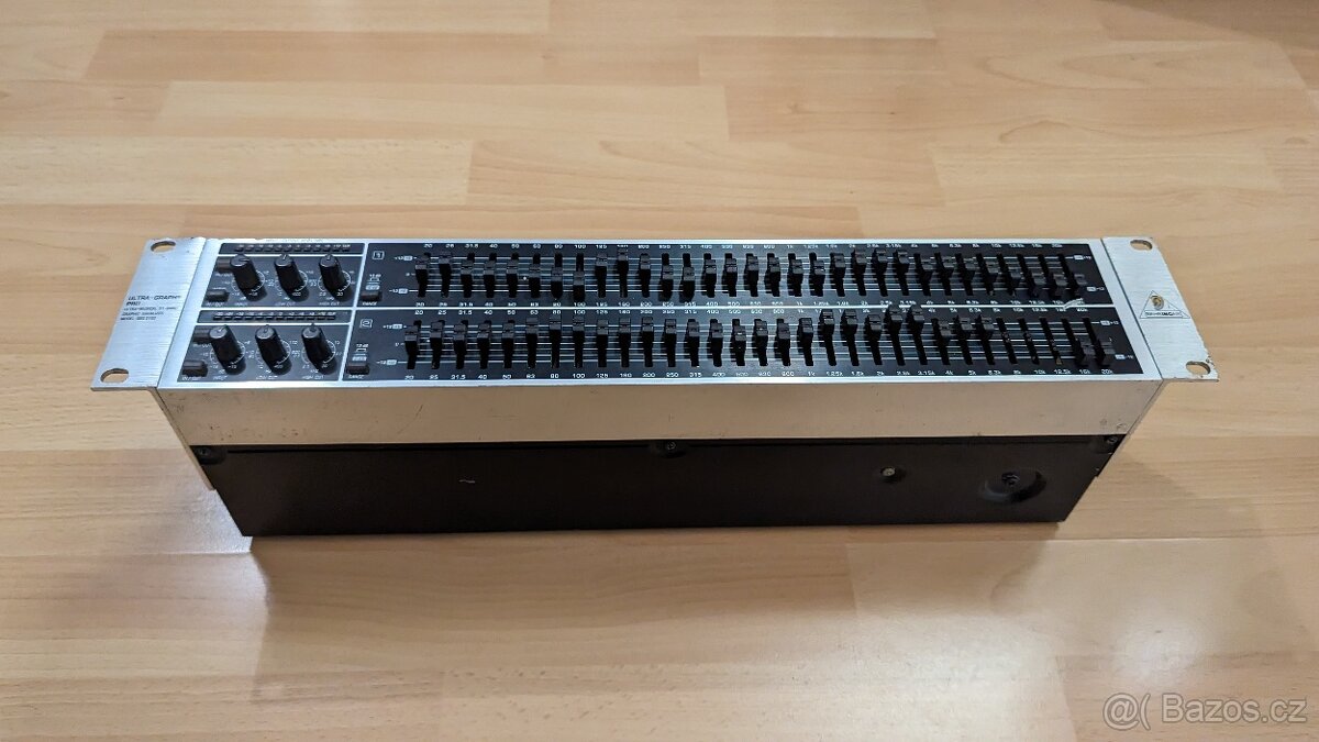 Grafický ekvalizér Behringer Ultra-Graph Pro GEQ3102 - 4