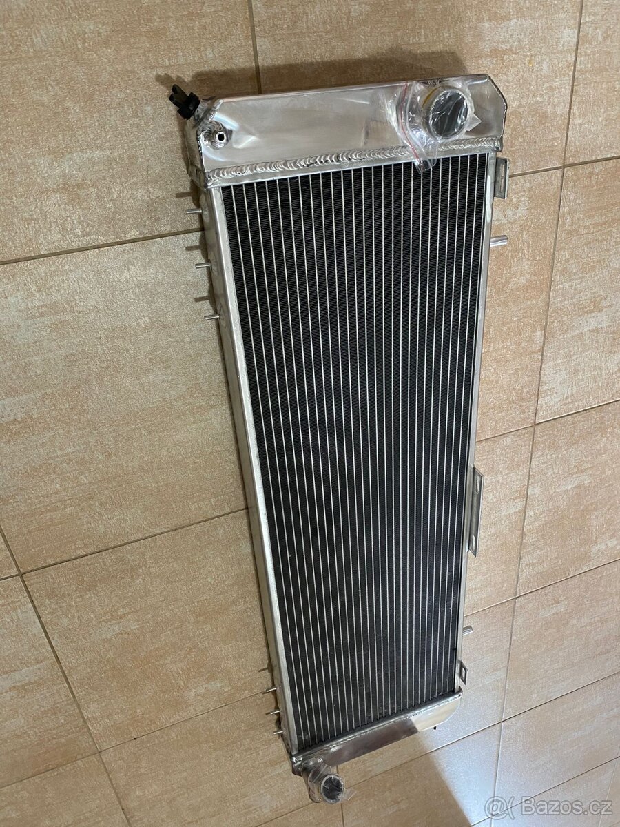 CELOHLINÍKOVÝ CHLADIČ JEEP CHEROKEE XJ 2.5TD - 4