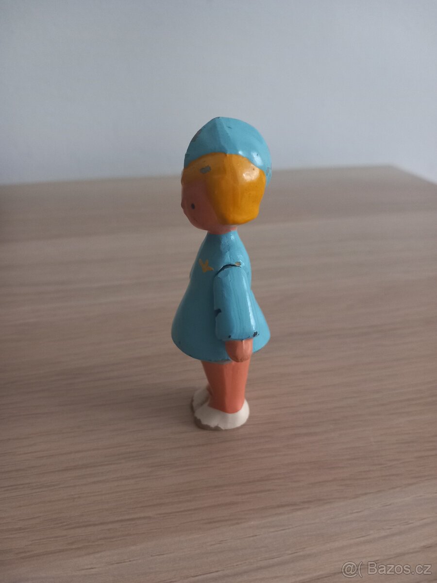 Cca 80let stará figurka letušky - 4