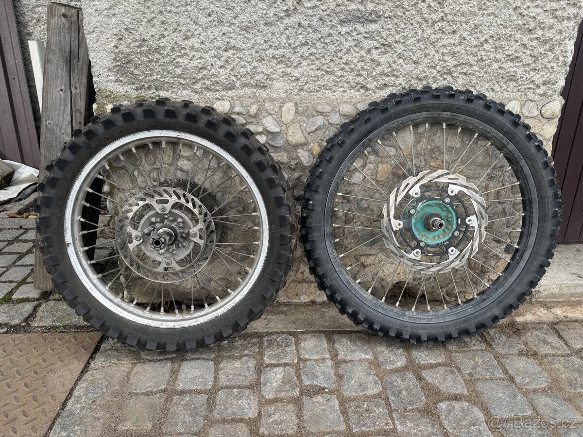 Kola Kawasaki KXF