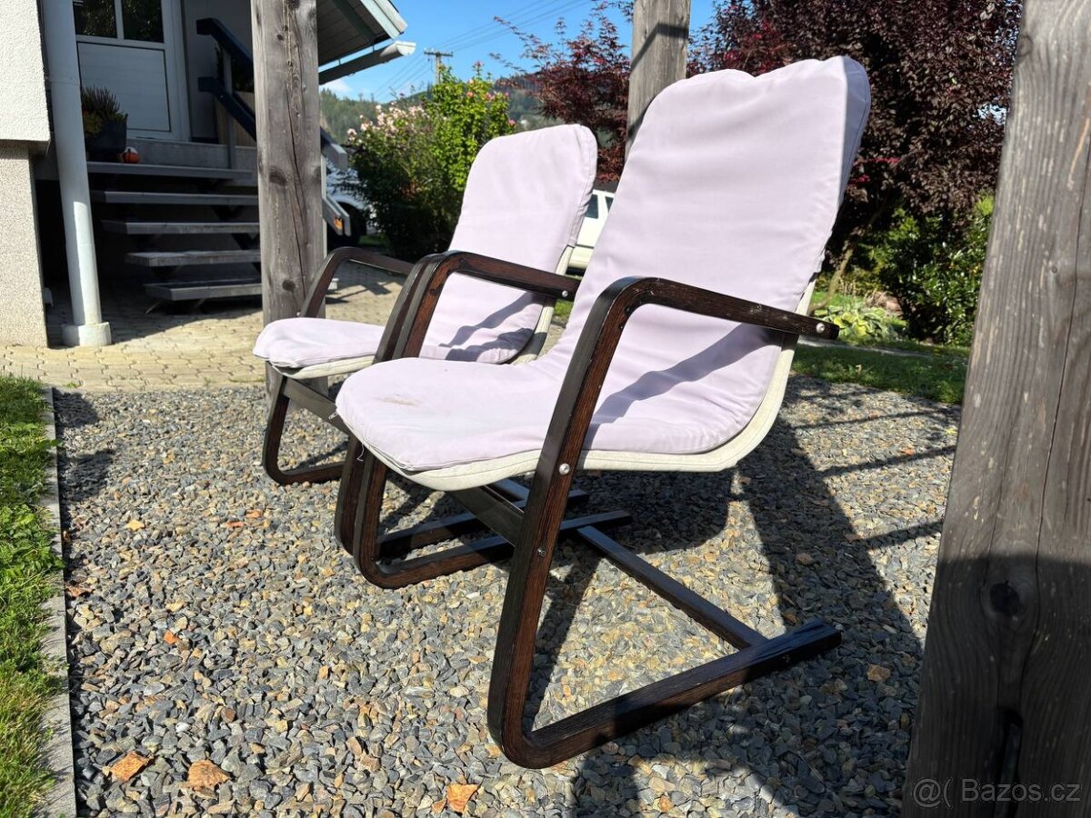 Stůl s 8 židlemi a 2 křesly - 4