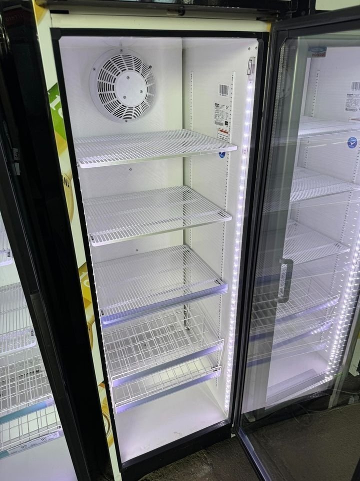 Prosklená chladicí lednice - 4