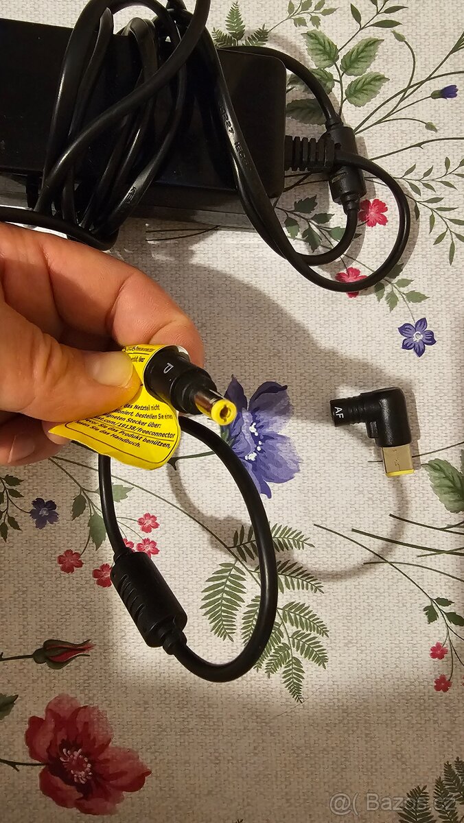 univerzální adaptér k notebooku - 4