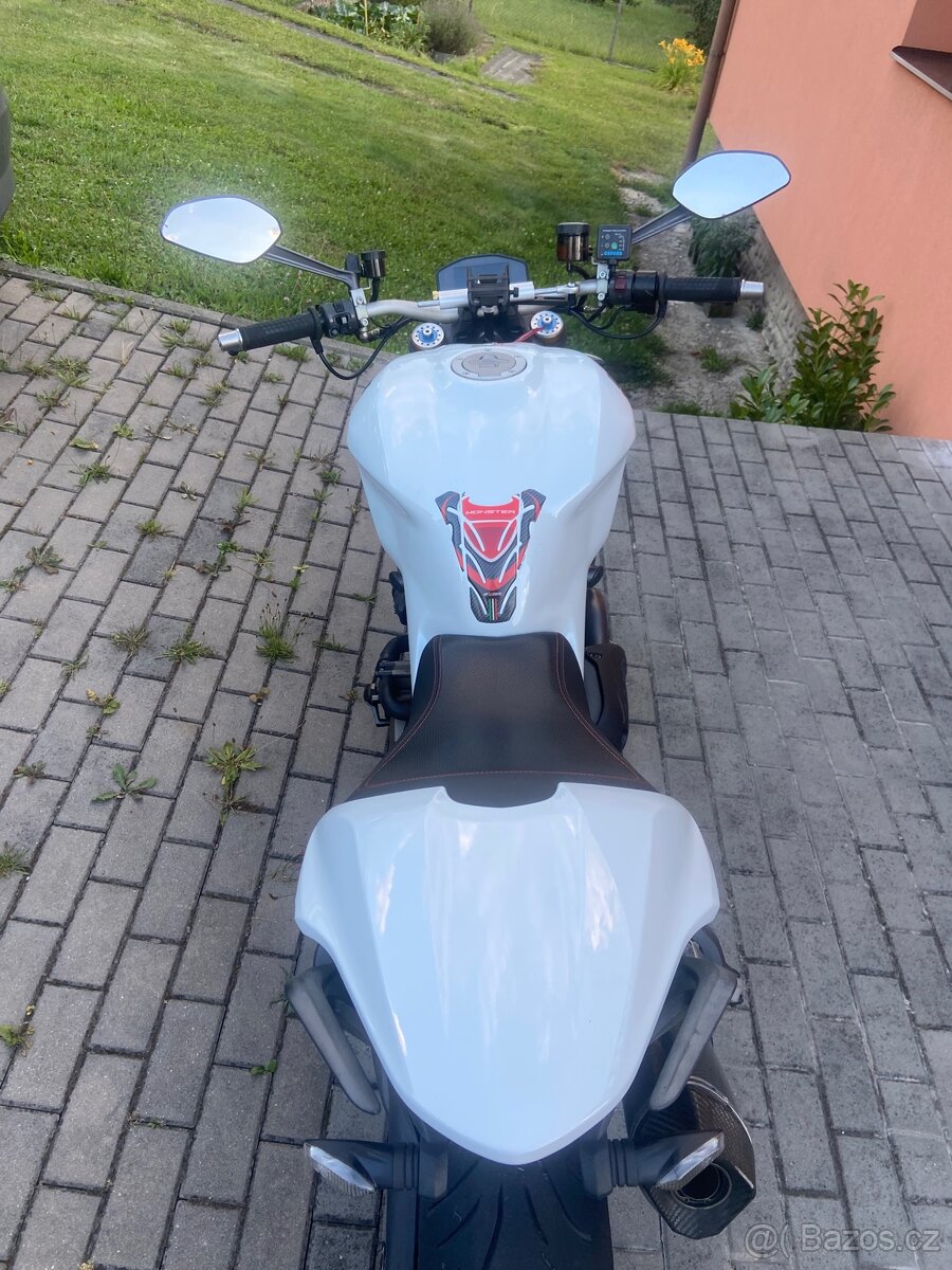 Ducati Monster 1200S - 4