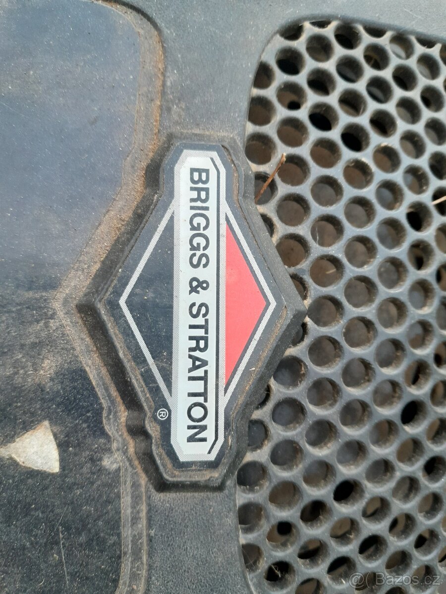 Benzinová zahradní sekačka - 4